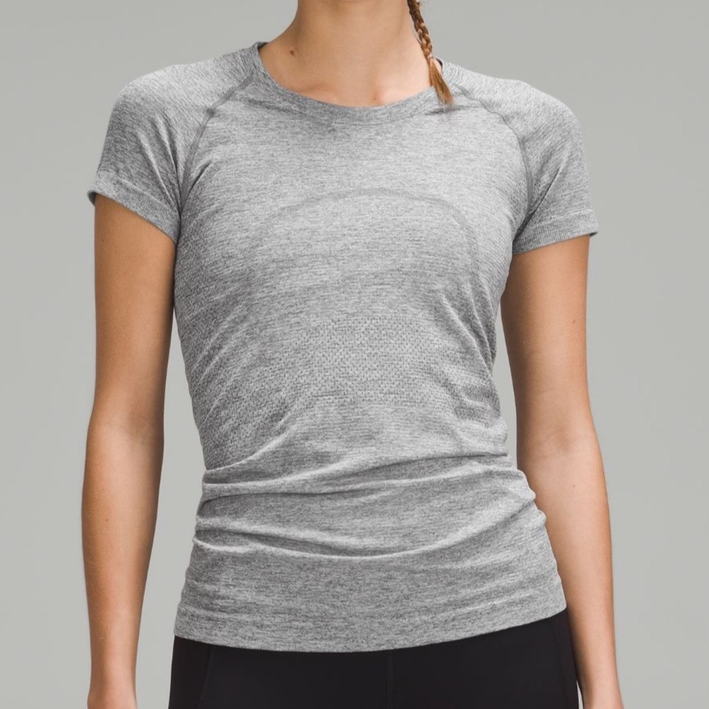 NWOT Lululemon Swiftly Tech Short Sleeve Shirt 2.0 Hip Length
